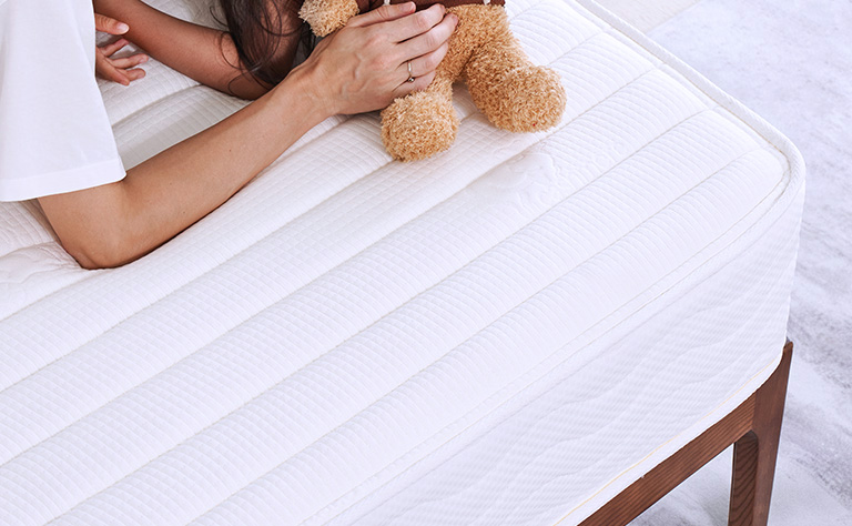 Sunrising Bedding 8 inch Natural Latex Hybrid Pocket Coil Spring Mattress, Firm, Pain relief,Sleep Cooling, Non-Toxic & No Chemical Smell,No Saggy and Sink , 120 Day Free Return, 20 Years Warranty